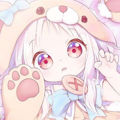 女演员表演时裙子被火焰引燃